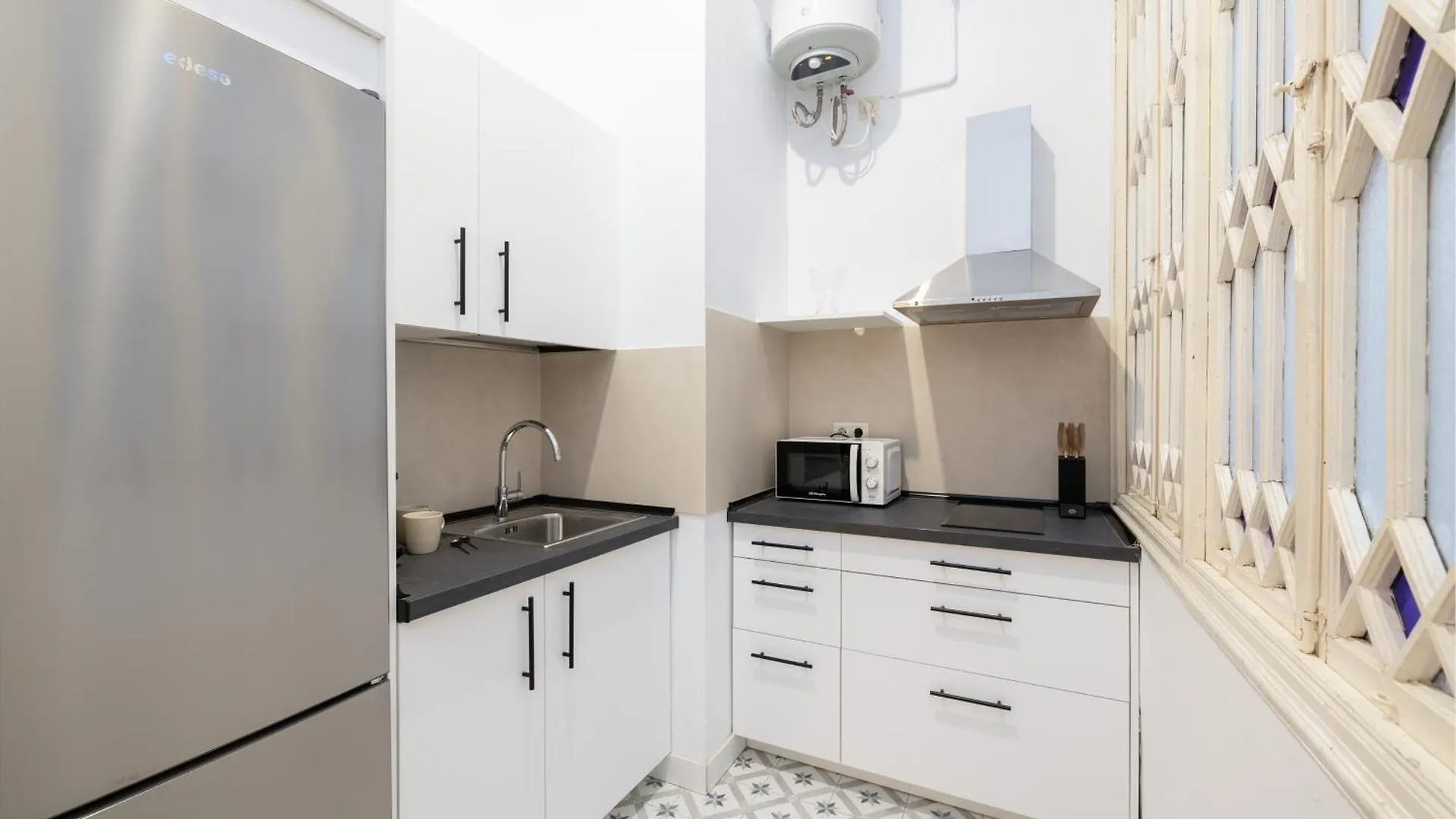 Daire Cozy & Renovated Studio -Center Málaga